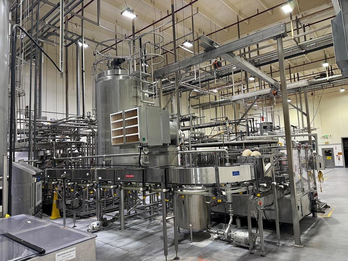 Used Bottling Line, 400 BPM, US Bottlers Filler, Krones Labelers, Fuji Intersleeve, Kisters Packer, #5991610