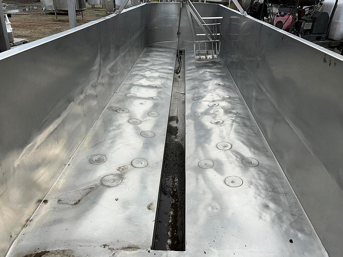 Used 1,000 Gallon Round-End Stainless Steel Cheese Vat with Bottom Jacket and Agitator #S744995