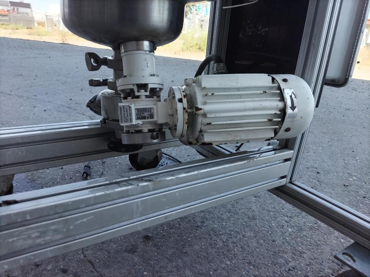 Used Tank, 13.2 Gallon (50 Liter), Pure-Flo Precision, Jacketed, Agitated, 316 Stainless, 45 PSI, #5991454