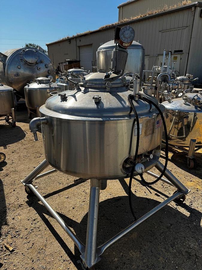 Used Tank, 181 Gallon, 316 Stainless Steel, Jacketed, Agitated, 32 PSI, Full Vacuum, #5991495