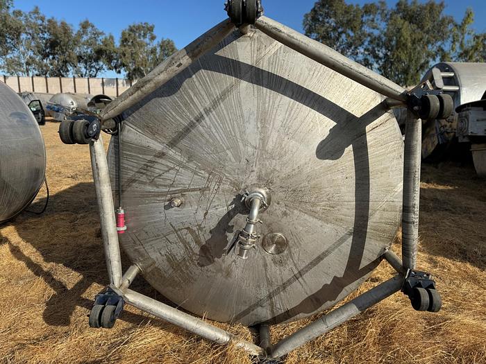 Used Tank, 1,700 Gallon, 316 Stainless Steel, Agitated, Walker, #5990990