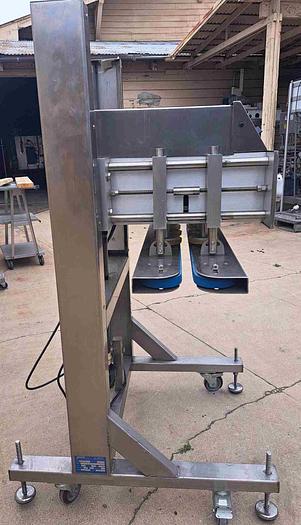 Used Capper, Accutek, Semi-automatic, Mdl 22.505.000, Table Top, Chuck Capper