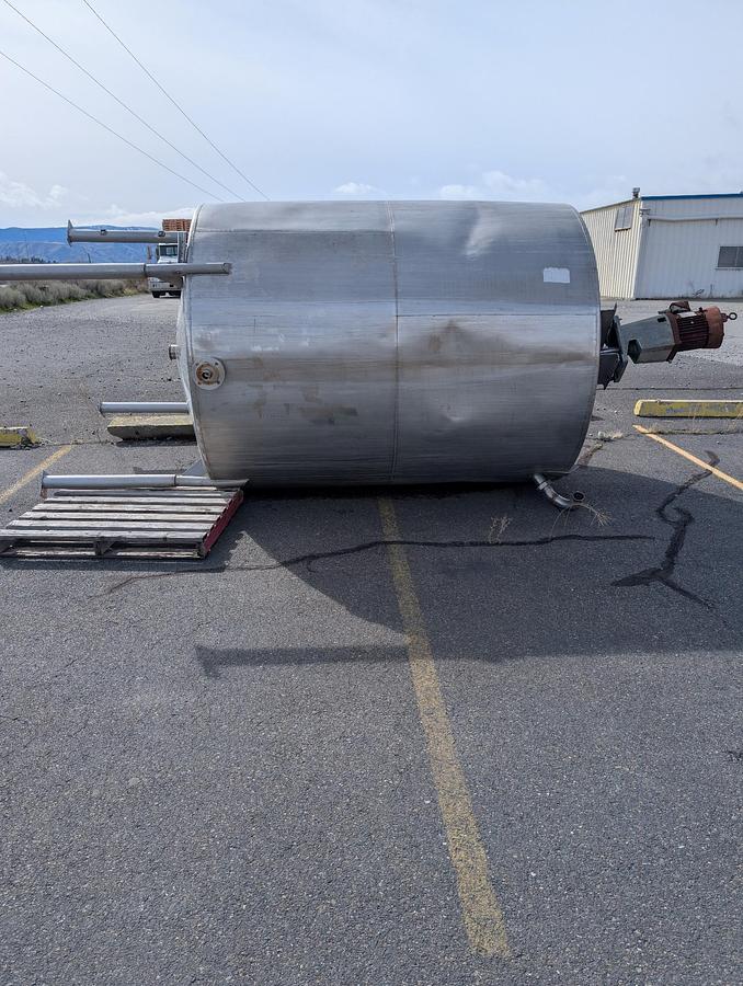 Used Tank, 2,250 Gallon, Stainless Steel, 80” x 96”, Cone Bottom, Lightnin Agitated, #5991596