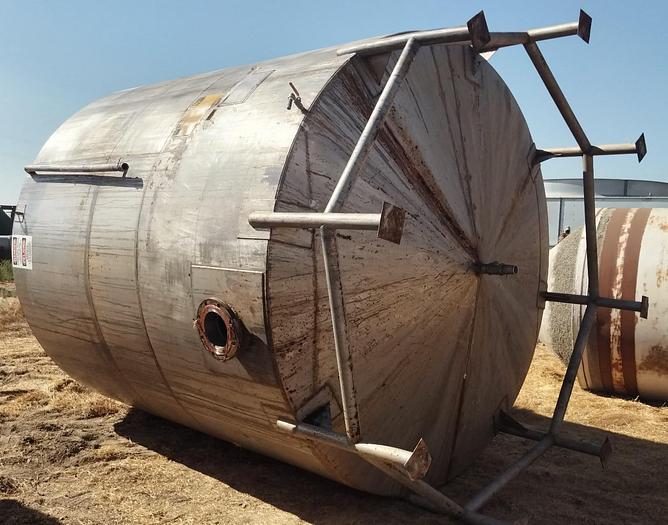 Used Tank, 5,000 Gallon, Stainless Steel, Agitated, 9’8" Diameter #S745310