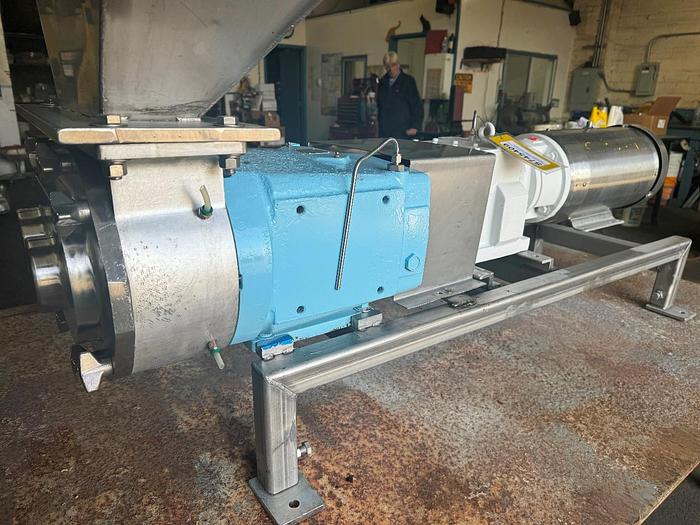 Used Pump, Positive, Waukesha, Model 224, 10 HP, Rectangular Flange, Feed Hopper #S745409