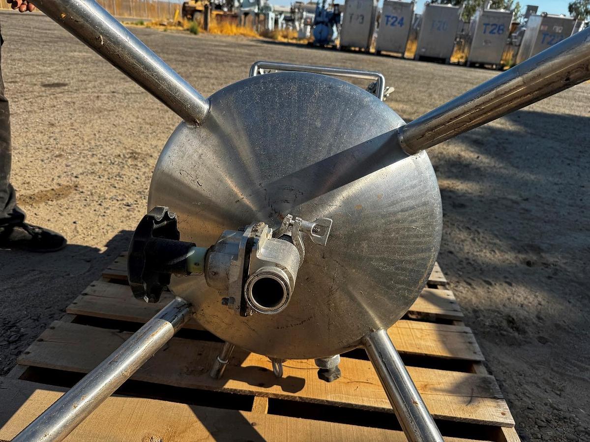 Used Tank, 26 Gallon (100 Liter), Precision Stainless, Clamped Top, Stainless Steel, #5991471