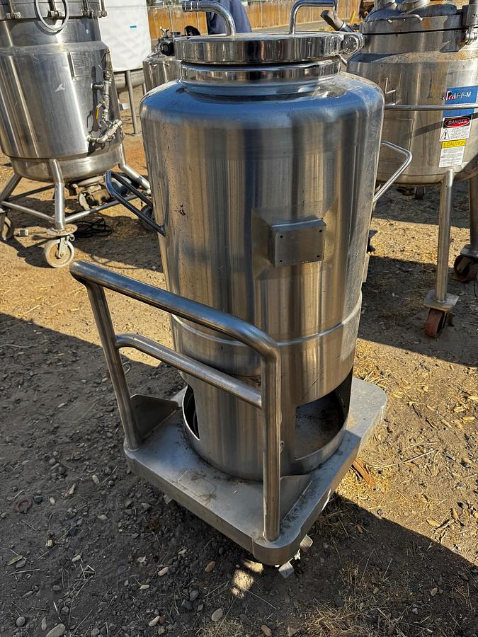 Used Tank, 79 Gallon (300 Liter), Walker, Portable, 316L Stainless, #5991460