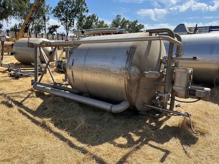 Used Tank, 2,250 Gallon, Stainless, Agit, Mueller #S745055