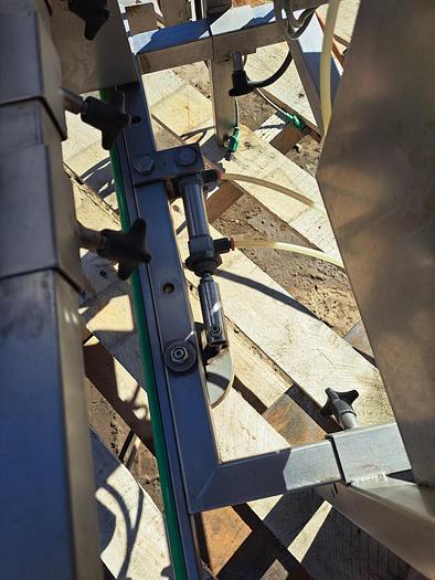 Used Filler, Stainless steel, 3 Head, Liquid Juice, 100 Pounds. #C745399