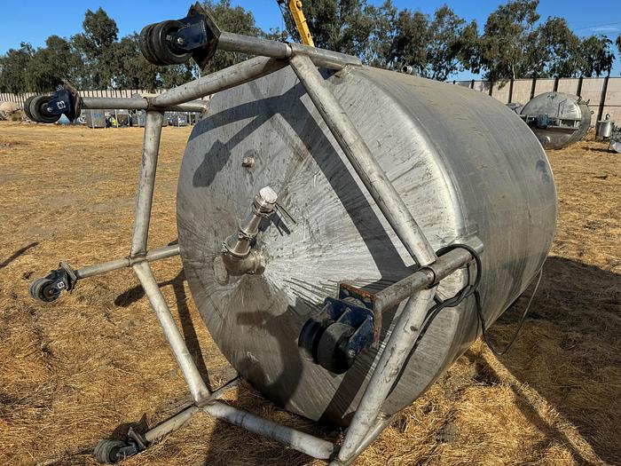 Used Tank, 1,700 Gallon, 316 Stainless Steel, Agitated, Dish Bottom, #5991036
