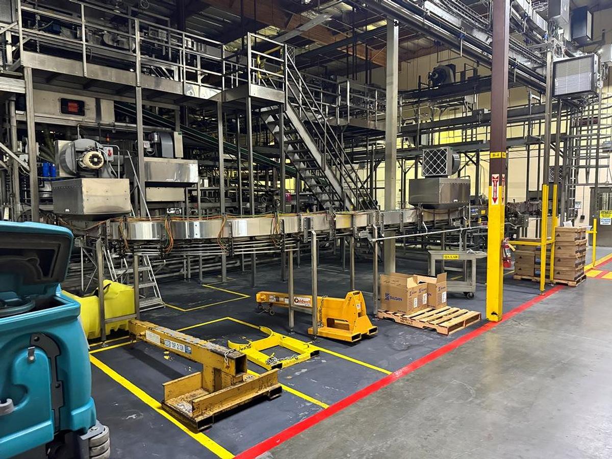 Used Bottling Line, 600–800 BPM, PET, US Bottlers Filler, Sidel Labeler, Kisters Shrink Wrapper, #5991608