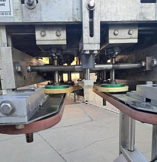 Used Capper, Inline Spindle, 6-Spindle, Retoquer, ELF, Model ACT600R #S745297