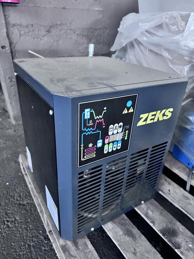 Used Air Dryer, Refrigerated Compressed Air, 25 CFM, ZEKS, Model 25NCEA1D0, #
