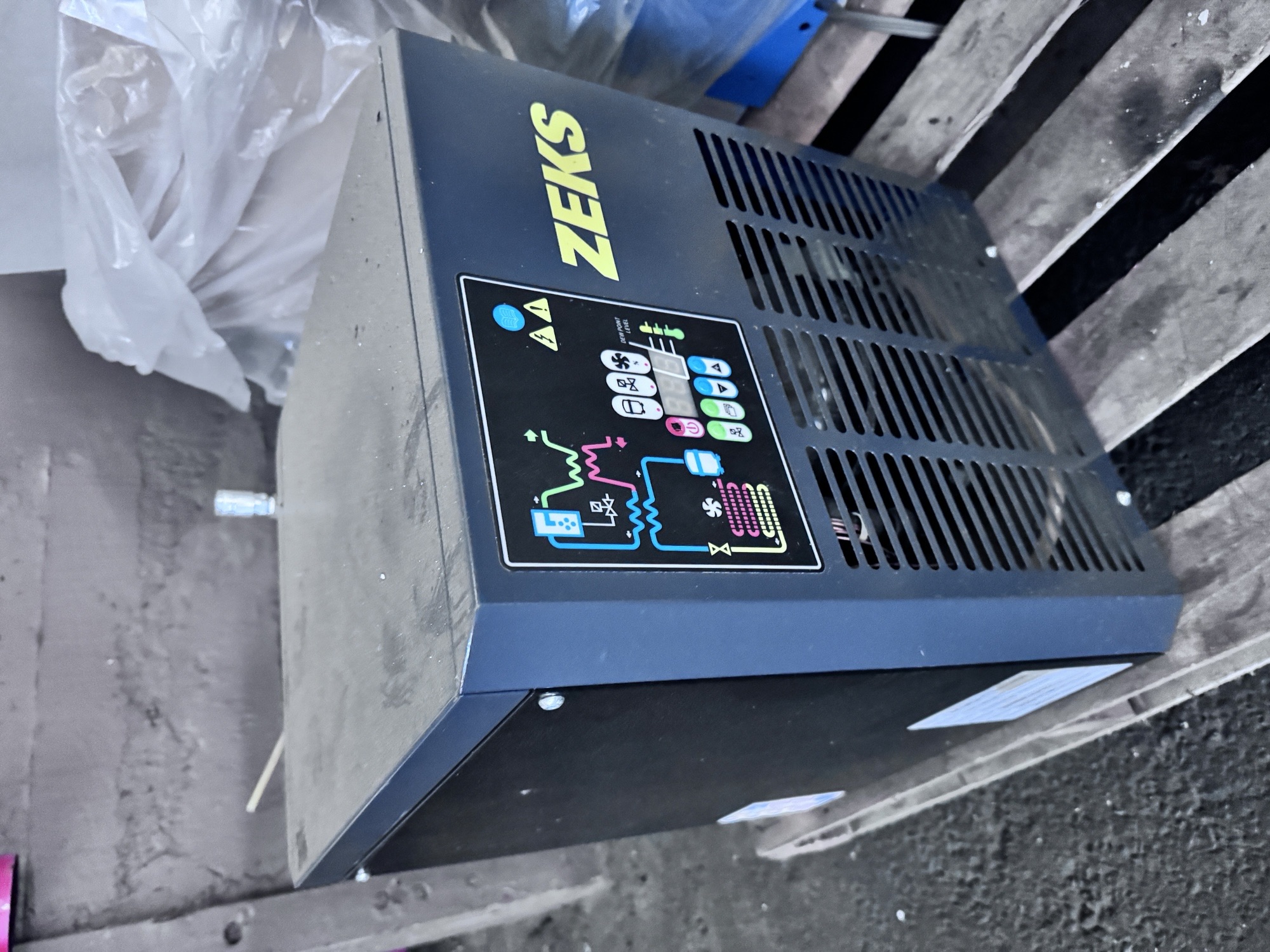 Used Air Dryer, Refrigerated Compressed Air, 25 CFM, ZEKS, Model 25NCEA1D0, #