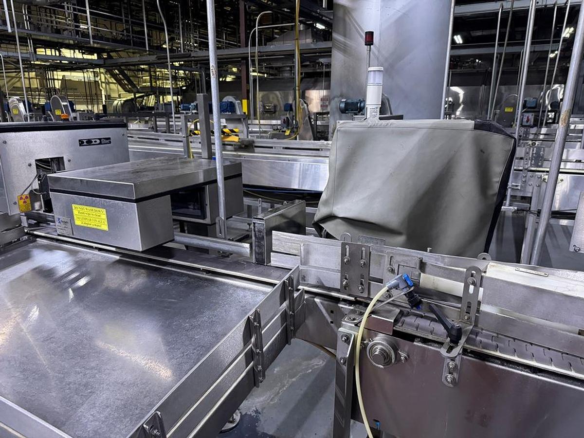 Used Bottling Line, 400 BPM, US Bottlers Filler, Krones Labelers, Fuji Intersleeve, Kisters Packer, #5991610