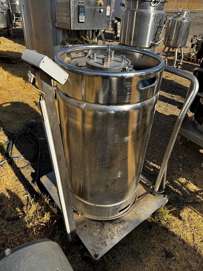 Used Tank, 55 Gallon (211 Liter), Bolz, 316L Stainless Steel, Portable, #5991464