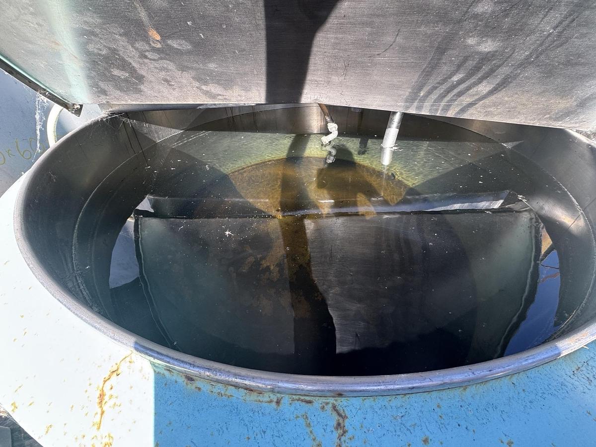 Used Tank, 250 Gallon, S/st, Jkt, Pasteurizer, Convex Bottom #C742055