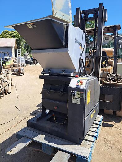 Used Rapid F-19 Plastic Granulator with Conveyor, 15 HP #S744853