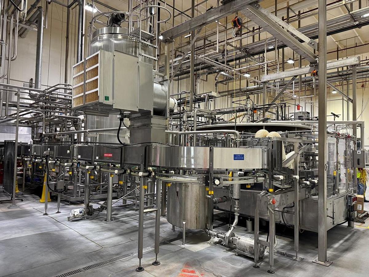Used Bottling Line, 400 BPM, US Bottlers Filler, Krones Labelers, Fuji Intersleeve, Kisters Packer, #5991610