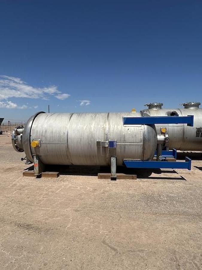 Used Reactor, 2,775 Gallon, 304 Stainless Steel, Equipromex, Reagent Reactor, Agitated, Vertical, 145 PSI, #5991582