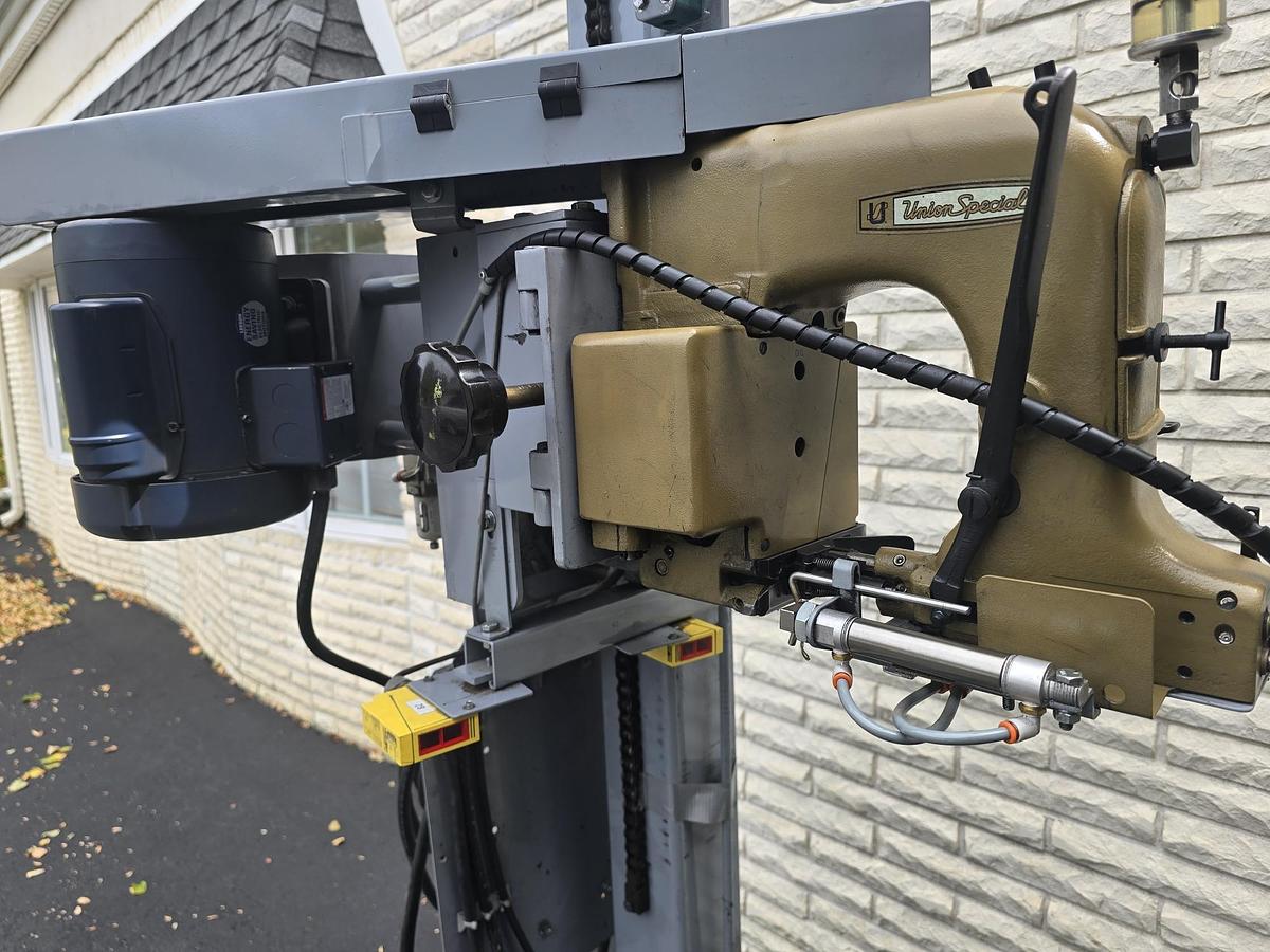 Used Sealer, Stitcher, Sewing Machine, Industrial, Union Special, Express Scale, #5991664