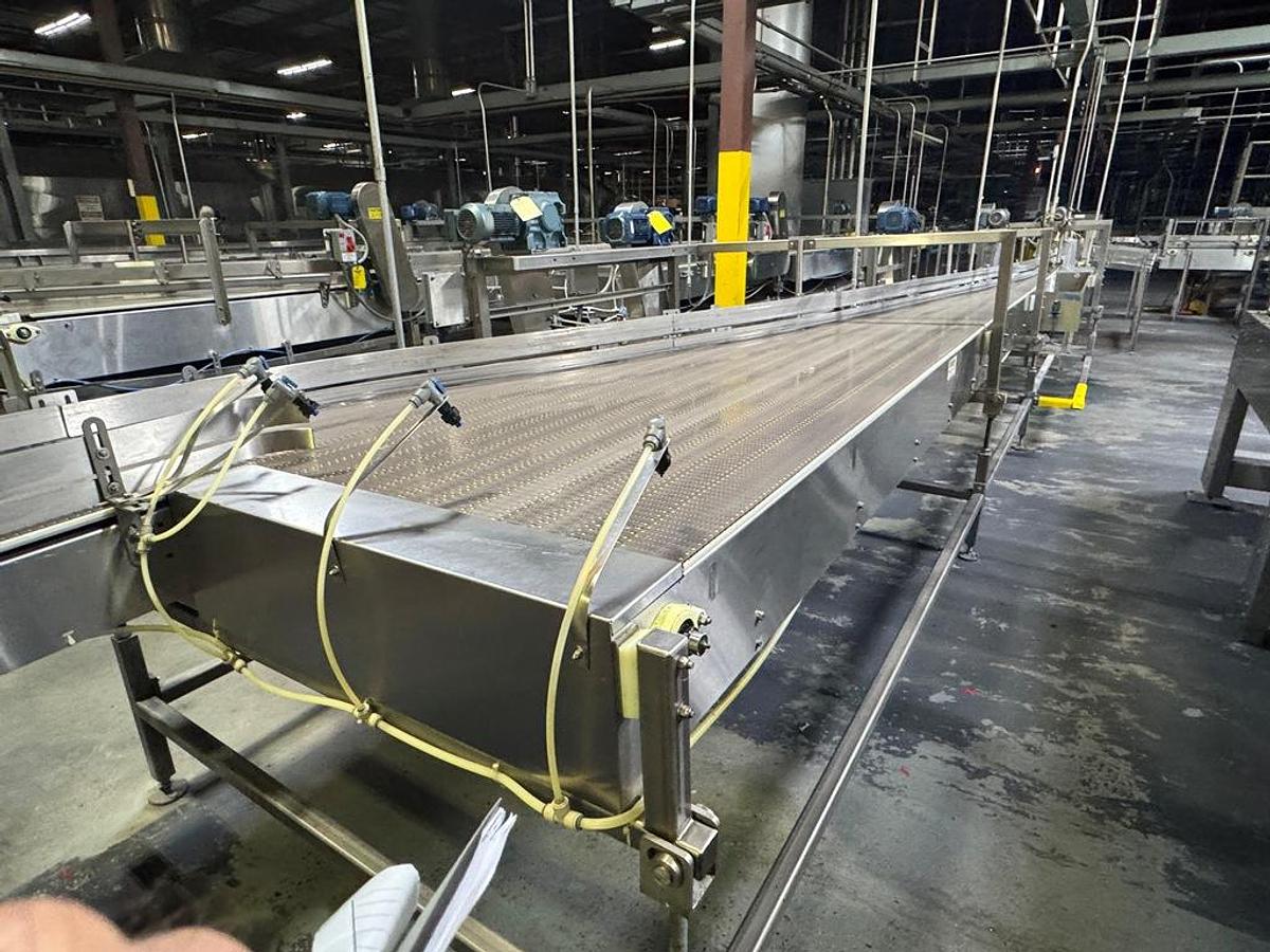 Used Bottling Line, 400 BPM, US Bottlers Filler, Krones Labelers, Fuji Intersleeve, Kisters Packer, #5991610