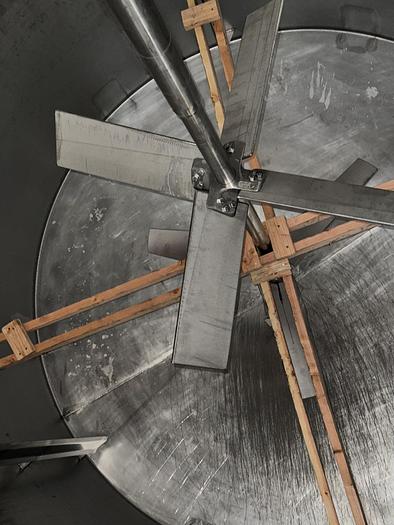 Used Tank, 6,000 Gallon, 316 Stainless Steel, Agitated, Dish Bottom, Legs, #5991015