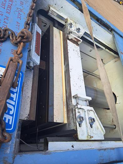 Used Press, Platen, Hydraulic, 300-Ton, 36” x 26” surface, 3000 PSI #S745387