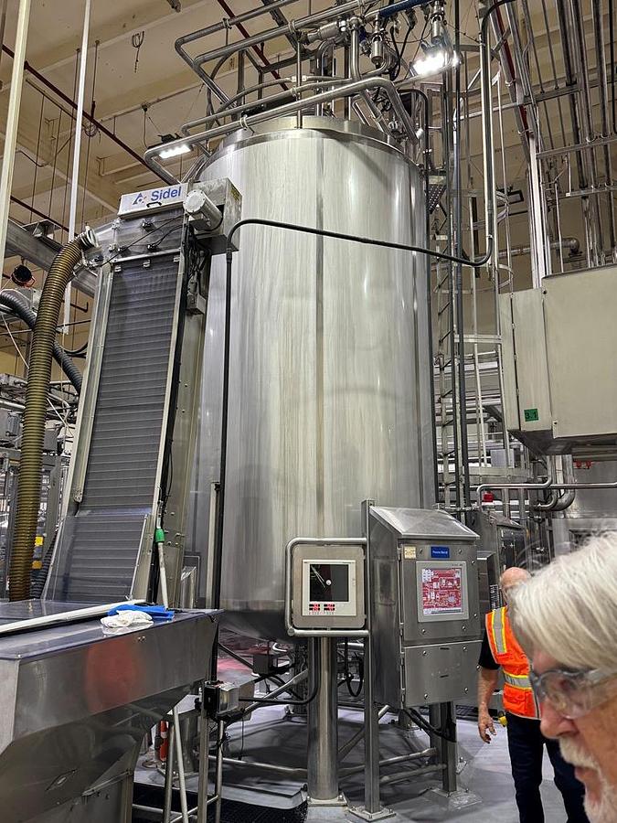 Used Bottling Line, 600–800 BPM, US Bottlers Filler, Sidel Labeler, Kisters TSP100V Shrink Wrapper, #5991609