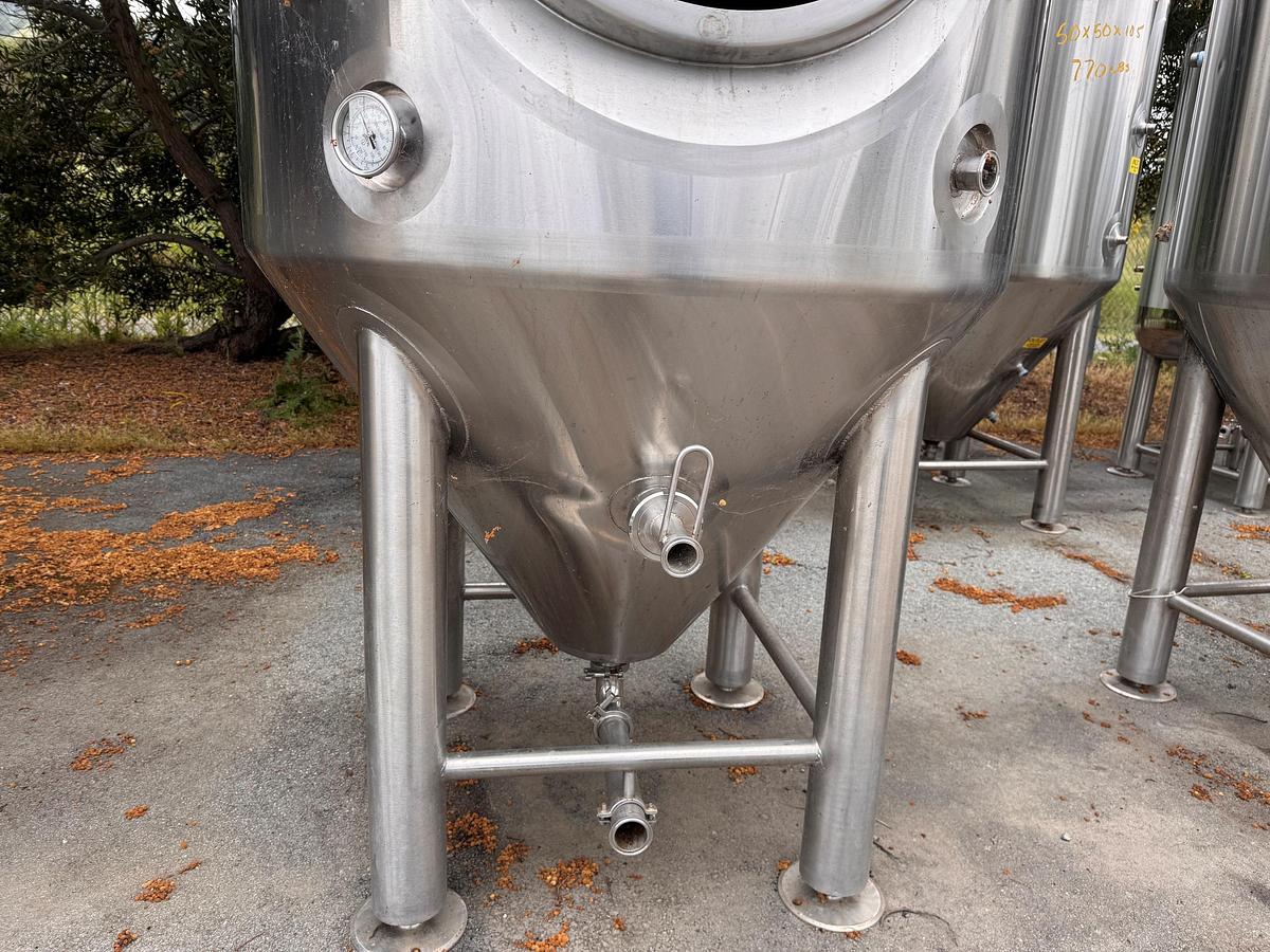 Used Tank, 375 Gallon, 304 Stainless Steel, Jacketed Fermenter, Criveller, Cone Bottom, #5991399