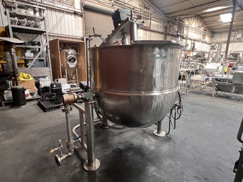 Used Kettle, Groen, 250 Gallon, Stainless Steel, Jacketed, Model D/INA/2/TA-250, Swept Surface Agitation, Hydraulic Tilt, #