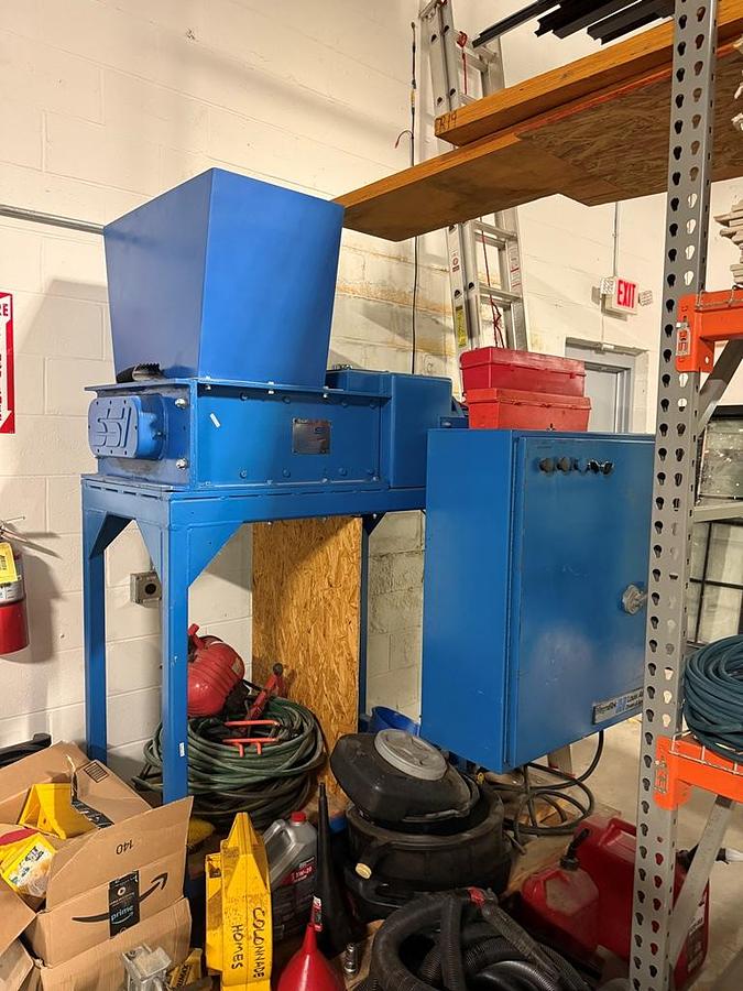 Used Shredder, 10 HP, SSI Shredding Systems Model 500E, Hopper Fed, #5991708