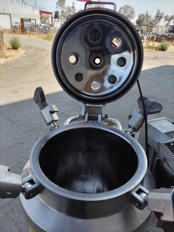 Used Tank, 10.6 Gallon (40 Liter), DCI, Agitated, Stainless Steel, 45 PSI, FV, #5991469