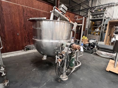 Used Kettle, Groen, 250 Gallon, Stainless Steel, Jacketed, Model D/INA/2/TA-250, Swept Surface Agitation, Hydraulic Tilt, #