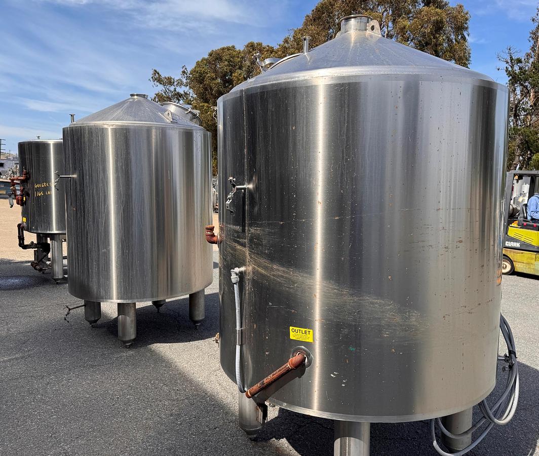 Used Tank, 375 Gallon, 304 Stainless Steel, Jacketed Fermenter, Criveller, Cone Bottom, #5991399