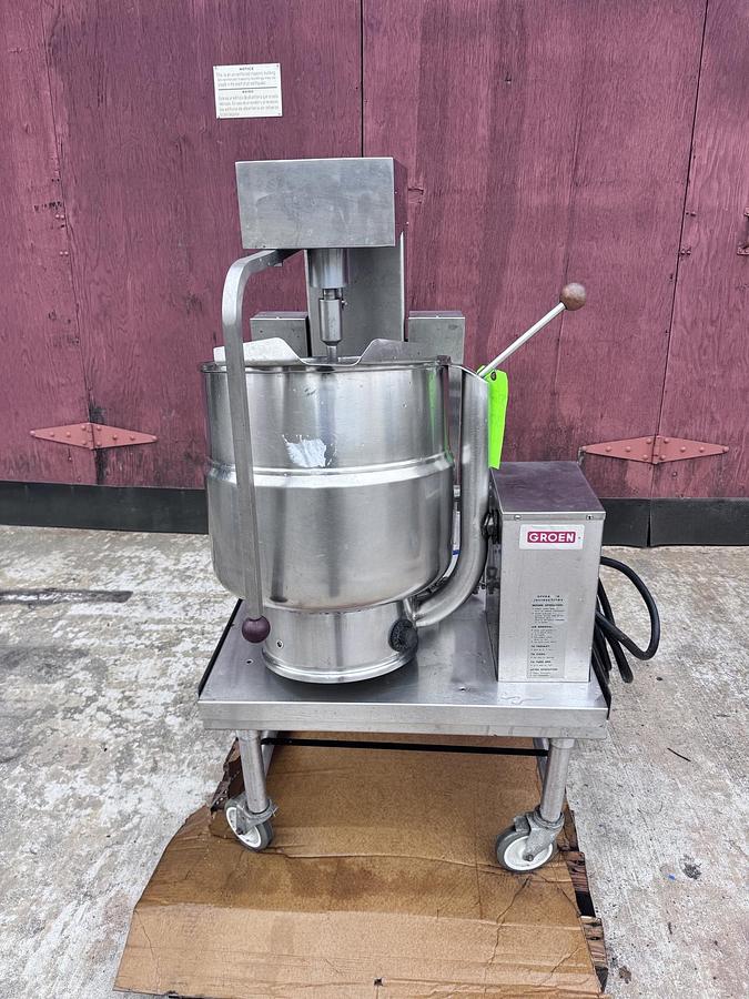 Used Kettle, 10 Gallon, Groen, Electric, Jacketed, Scraper Agitated, Tilting, Model TDB/7-10, #