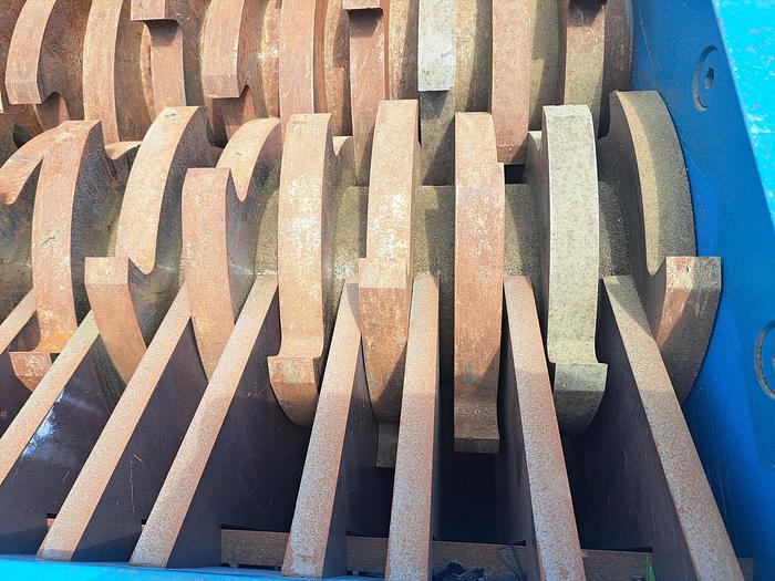 Unused Shredder, 30 HP, 23" x 42" Chamber, 48" Sweco Screener, #5533735