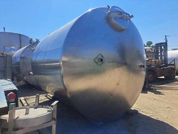 Used Tank, 6,000 Gallon, 304 Stainless Steel, 10' x 10'6", Dish Bottom, #5991367