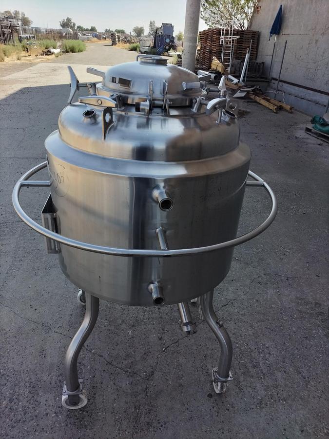 Used Tank, 98 Gallon (370 Liter), Jacketed, Stainless Steel, Mueller, 30 PSI / FV, #5991489