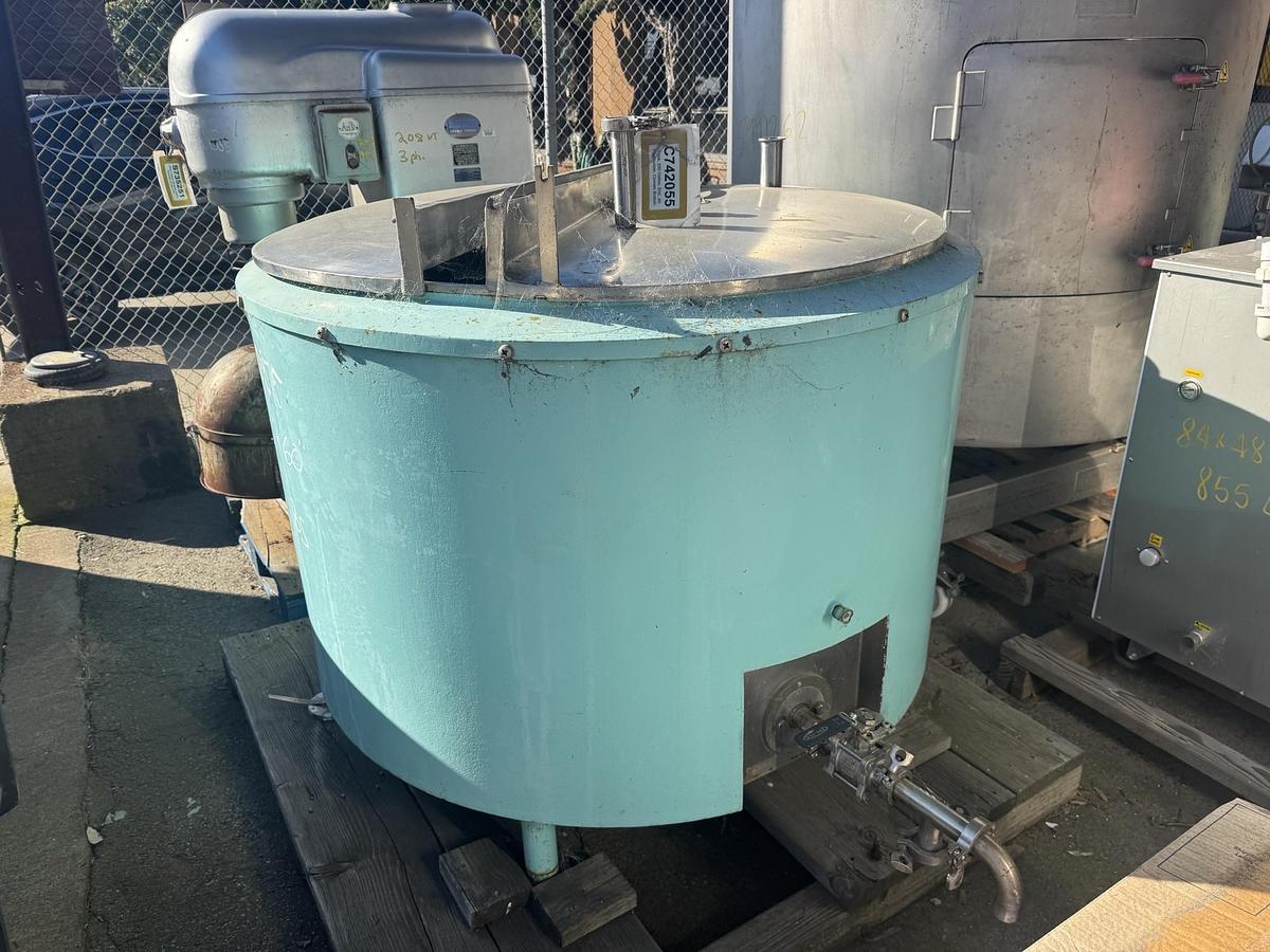 Used Tank, 250 Gallon, S/st, Jkt, Pasteurizer, Convex Bottom #C742055