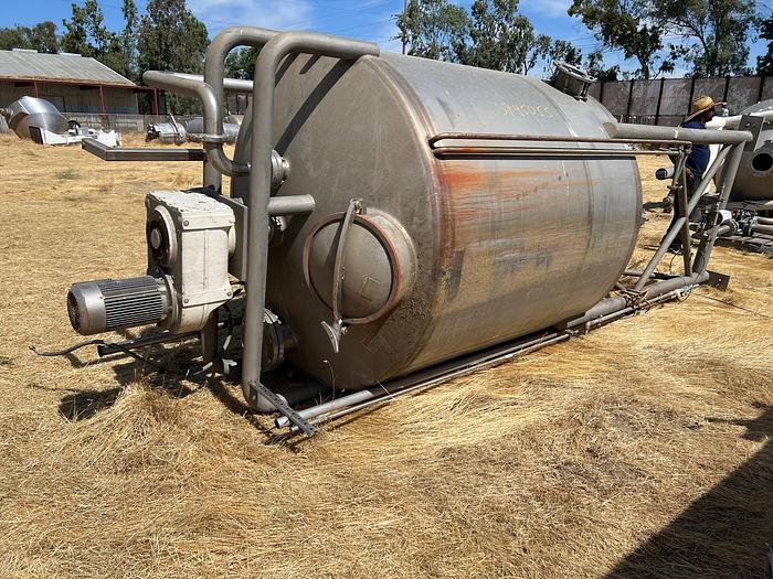 Used Tank, 2,250 Gallon, Stainless, Agit, Mueller #S745055