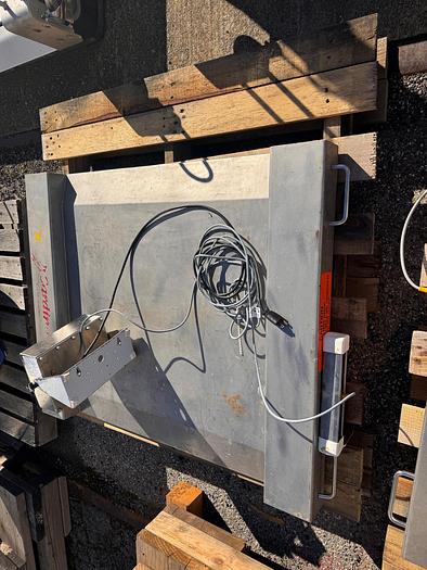 Used Scale, Platform, 30" x 30", 10,000 Pounds, Stainless Steel, Cardinal Detecto, 205, #5991256