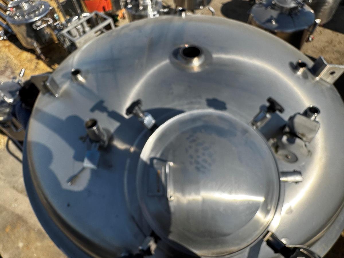 Used Tank, 1,000 Gallon, Full Vacuum, 30 PSI, Stainless Steel, Mueller, #5991480