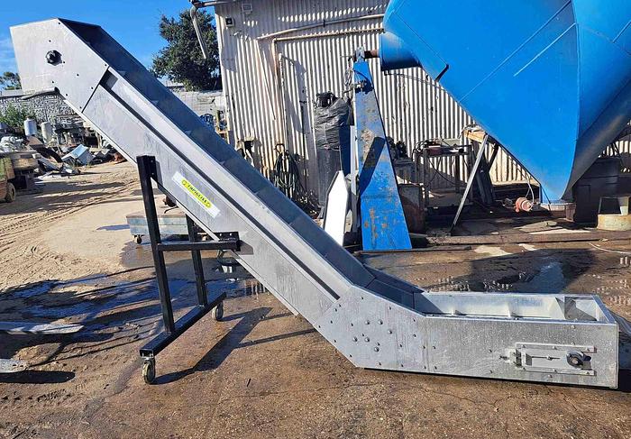 Used Conveyor, Belt, 14" x 10', Inclined, Aluminum, Z-Frame #S744766