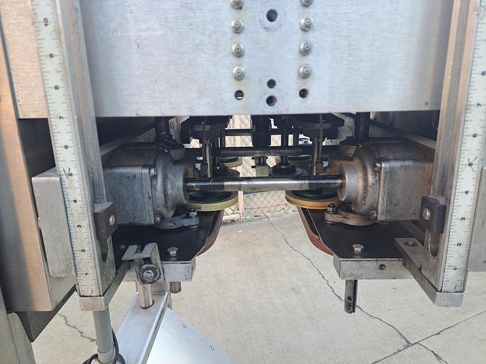 Used Capper, Inline Spindle, 6-Spindle, Retoquer, ELF, Model ACT600R #S745297