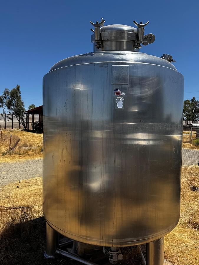 Used Tank, 660 Gallon, Stainless Steel, Jacketed, Agitated, Dish & Cone Bottom, with Mixer, #5991337