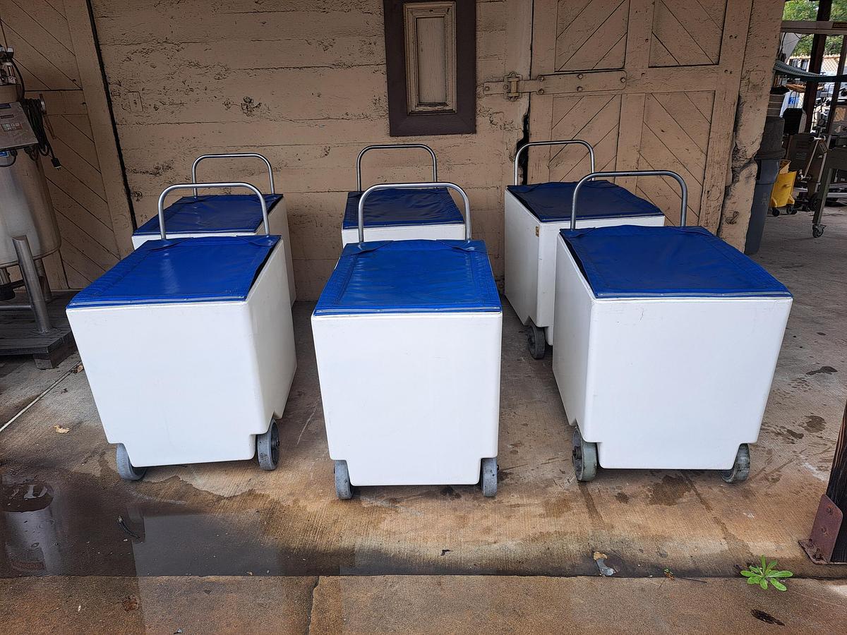 Used Cart, 26" x 18" x 23", Insulated, On Wheels (6) #S734619