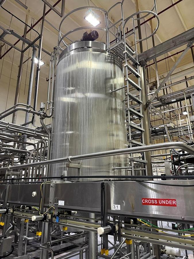 Used Bottling Line, 400 BPM, US Bottlers Filler, Krones Labelers, Fuji Intersleeve, Kisters Packer, #5991610