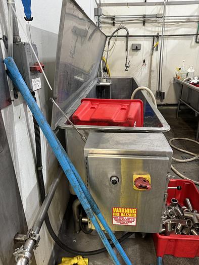 Used Tank, COP Wash Tank, 200 Gallon, Stainless Steel, Pump, #5991037