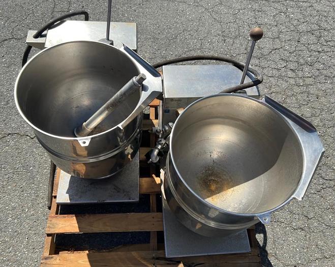 Used Kettle, 10 Gallon, Electric, Tilt, Groen, Model TDB-40 #C745101